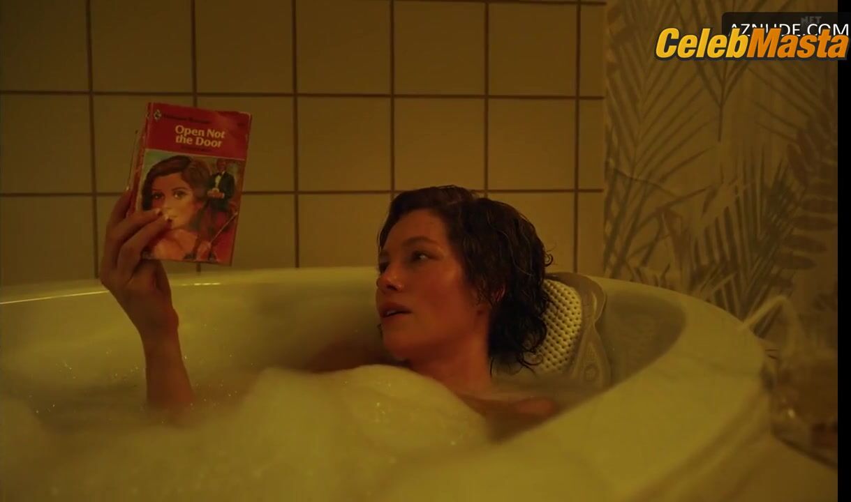 Jessica Biel Booty Scene From Candy - Photo 2 of 5