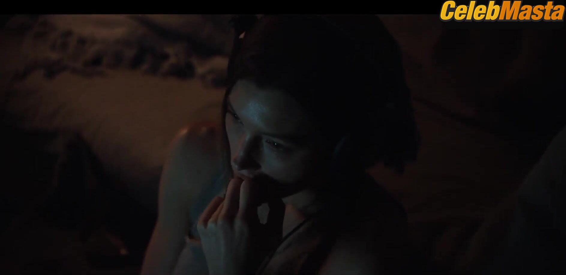 Jessica Biel And Kandyse Mcclure’s Lesbian Scene - Photo 2 of 5 photo 5
