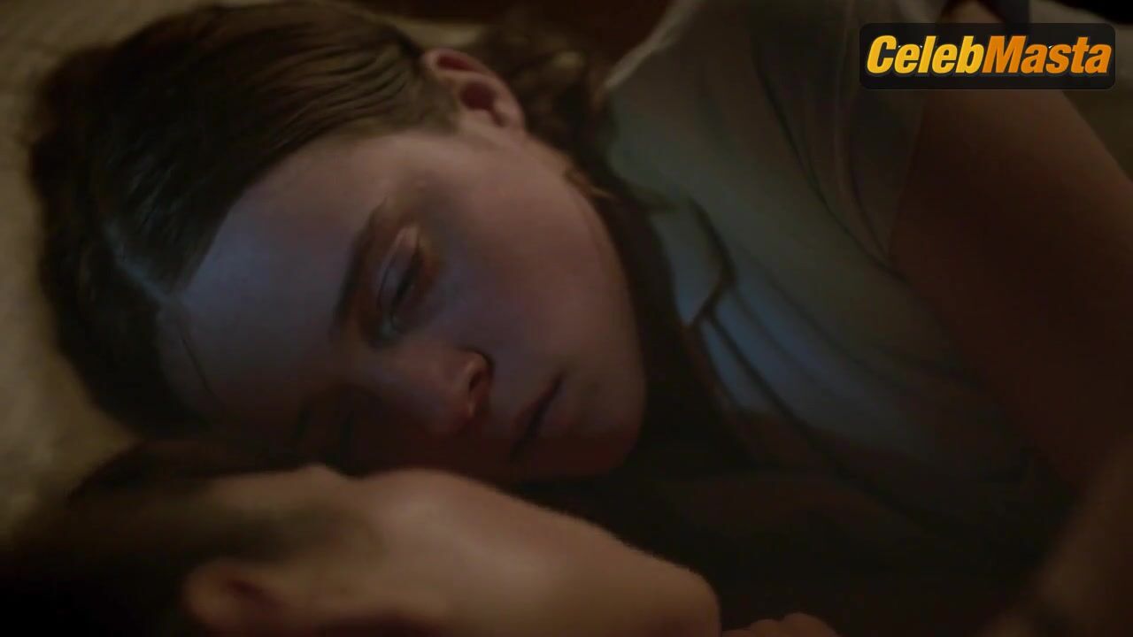 Jessica Biel And Nadia Alexander Underwear, Lesbian Scene - Photo 1 of 5 photo 2