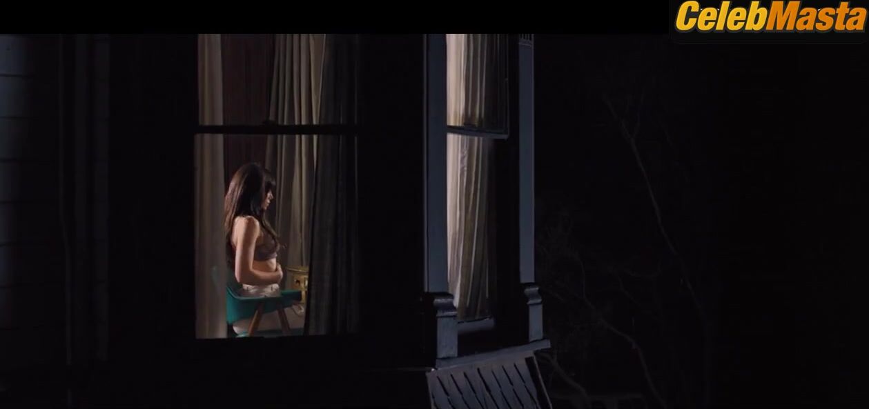 Jessica Biel ’s Underwear Scene From The Truth - Photo 1 of 5 photo 2