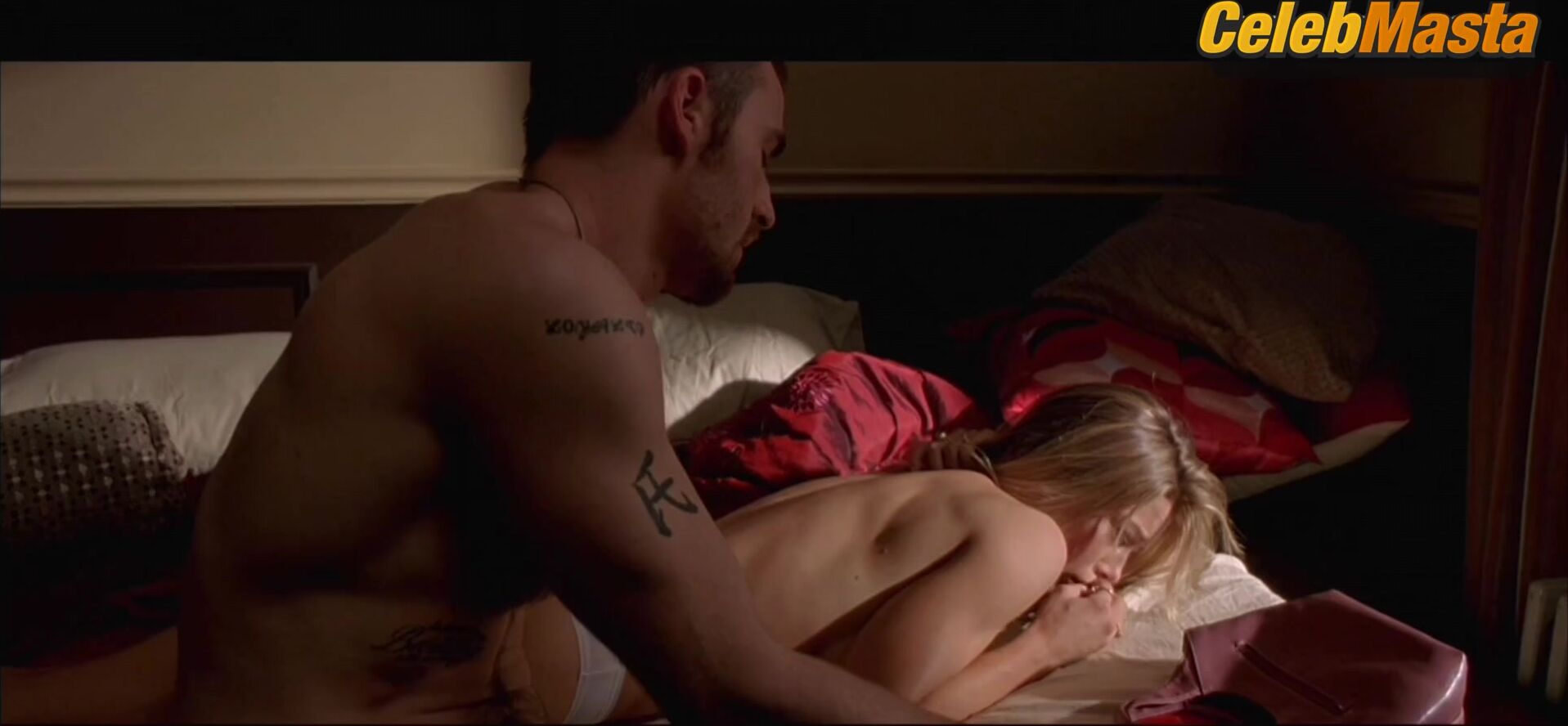 Jessica Biel ’s Sexy Scene In London - Photo 2 of 5 photo 4