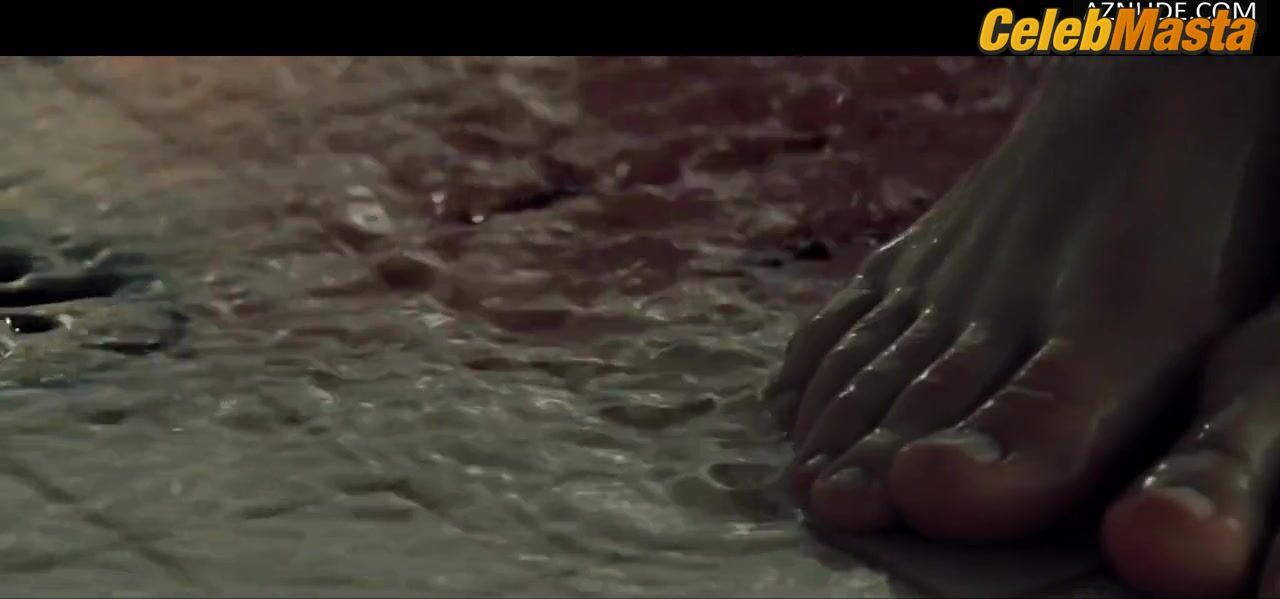 Jessica Biel ’s Sexy Scene From Blade Trinity - Photo 1 of 5 photo 2