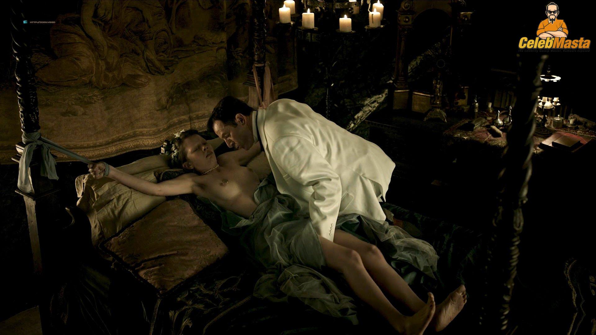 Mia Goth Sexy Nude Photo Set photo 2
