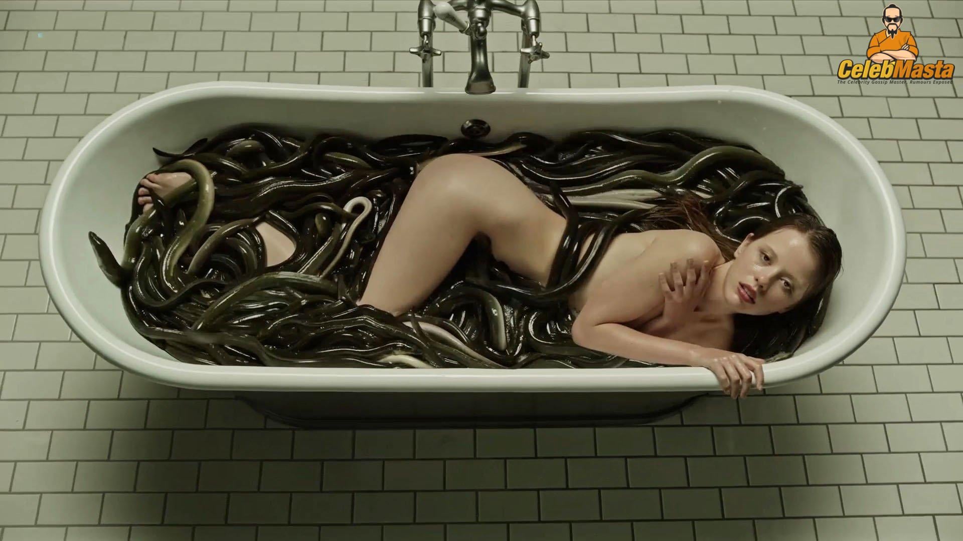 Mia Goth Sexy Nude Photo Set photo 4