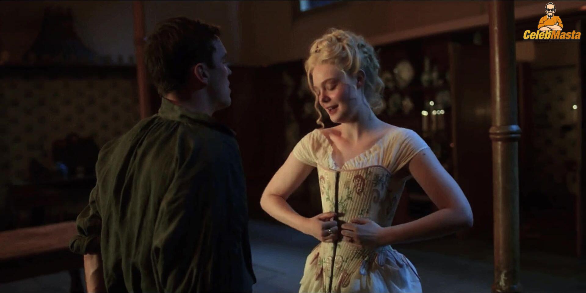 Elle Fanning Elle Fanning Nude Scene Photos Gallery - Photo 11 of 22