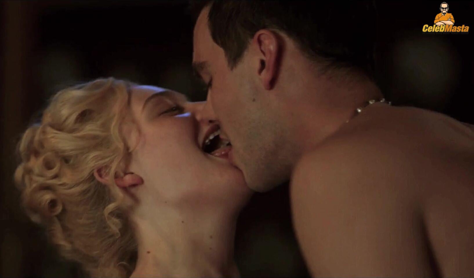 Elle Fanning Elle Fanning Nude Scene Photos Gallery - Photo 16 of 22