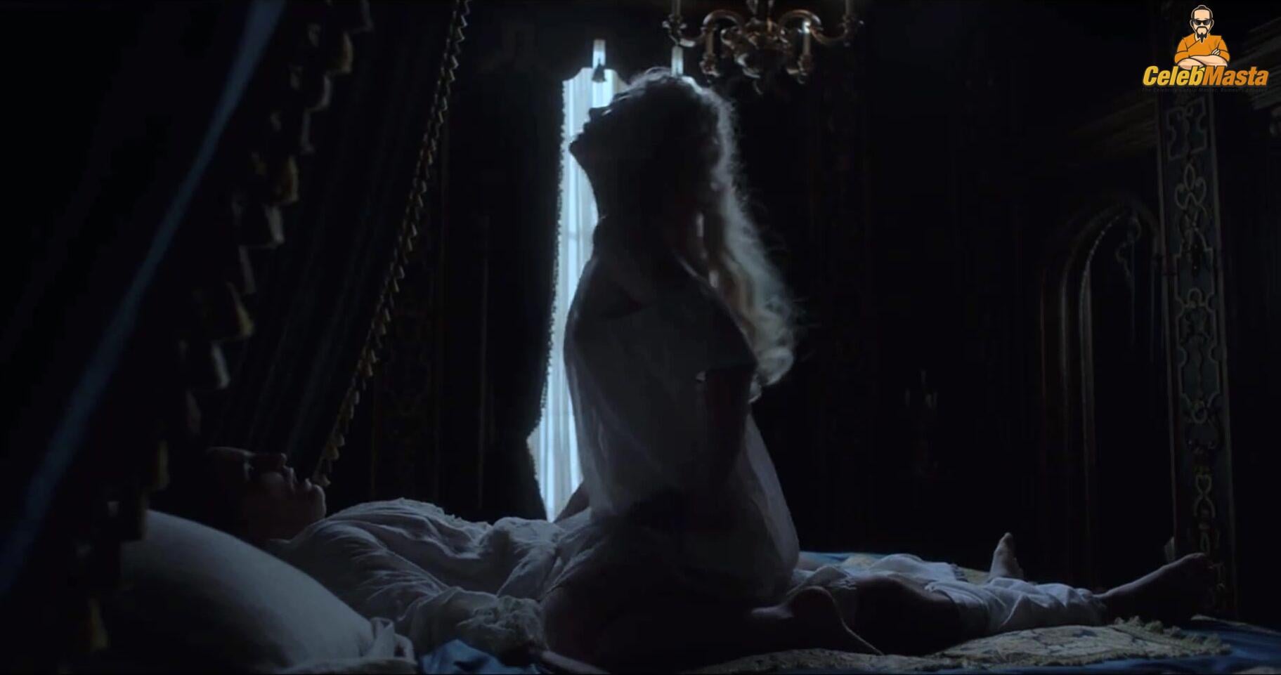Elle Fanning Elle Fanning Nude Scene Photos Gallery - Photo 20 of 22