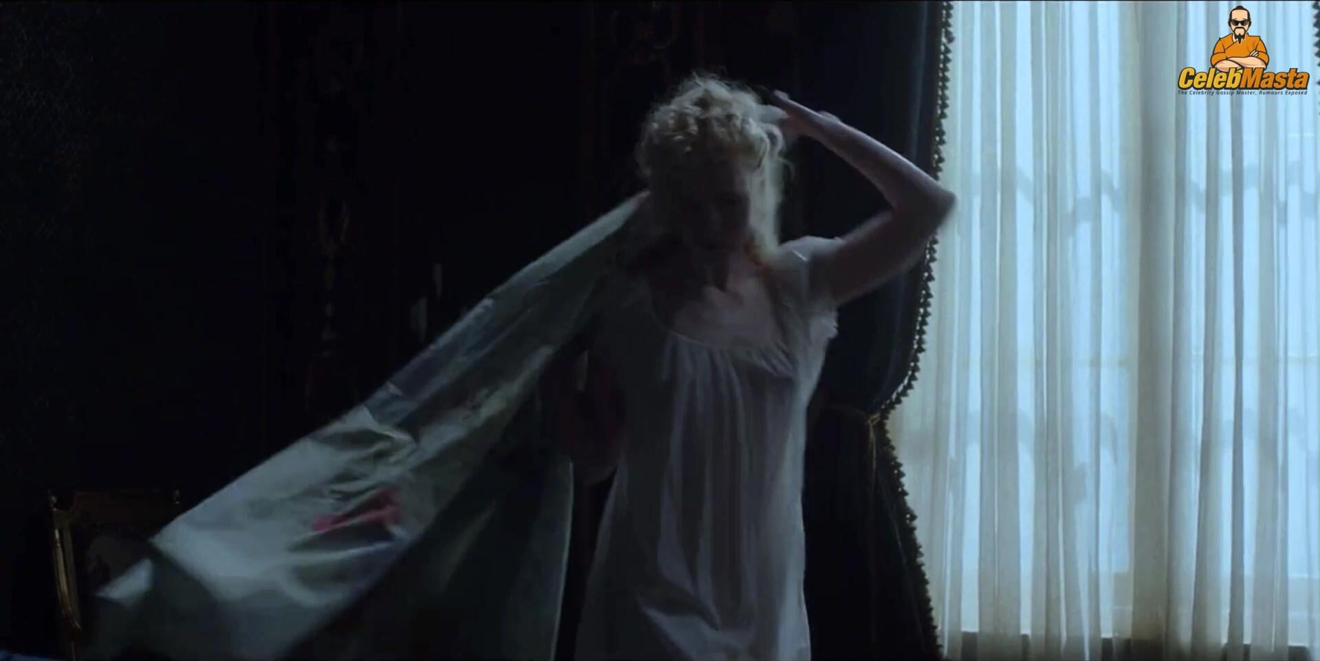 Elle Fanning Elle Fanning Nude Scene Photos Gallery - Photo 22 of 22