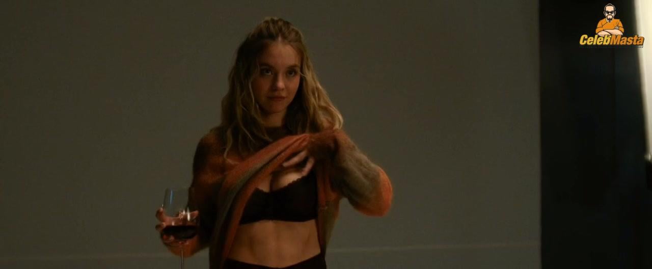Sydney Sweeney Sydney Sweeney Bare Photoshoot Gallery - Photo 32 of 60