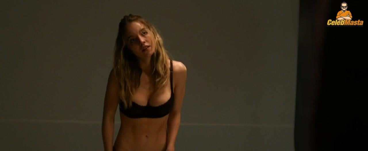 Sydney Sweeney Sydney Sweeney Bare Photoshoot Gallery - Photo 33 of 60