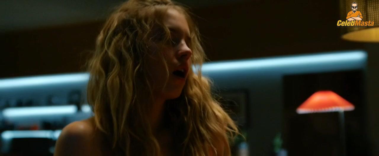 Sydney Sweeney Sydney Sweeney Bare Photoshoot Gallery - Photo 49 of 60