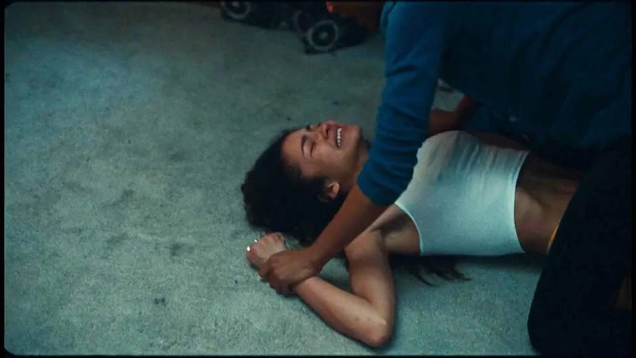 Zendaya Zendaya Nude Scene Photos Gallery - Photo 5 of 8