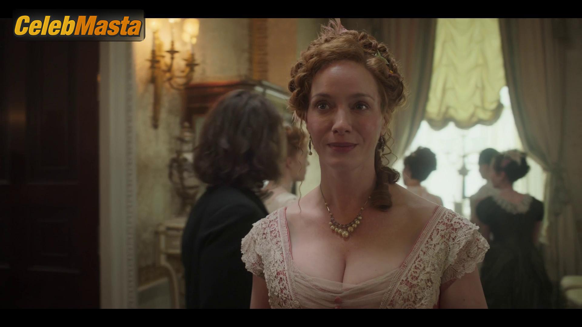 Photo Gallery: Christina Hendricks in The Buccaneers photo 4