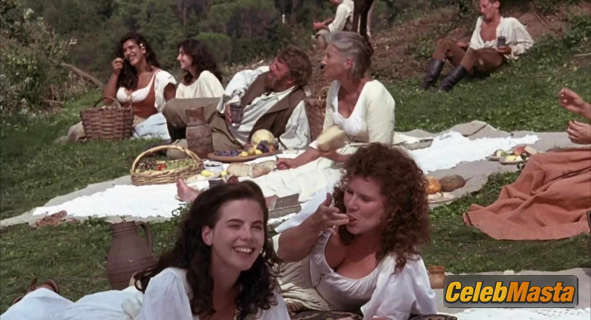 Photo Gallery: Kate Beckinsale in Much Ado About Nothing photo 4