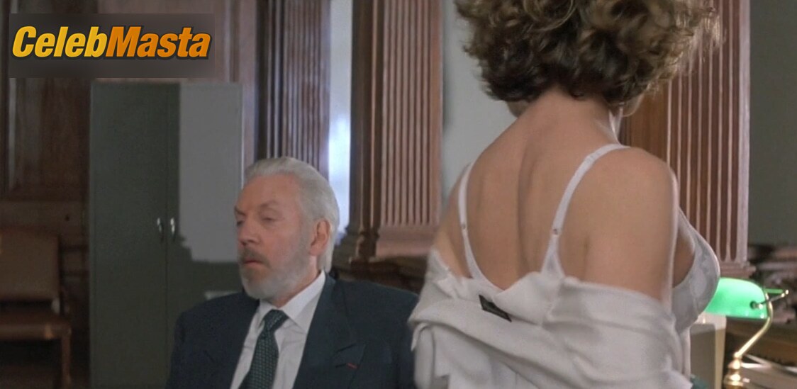 Photo Gallery: Julie Warner in Puppet Masters photo 3