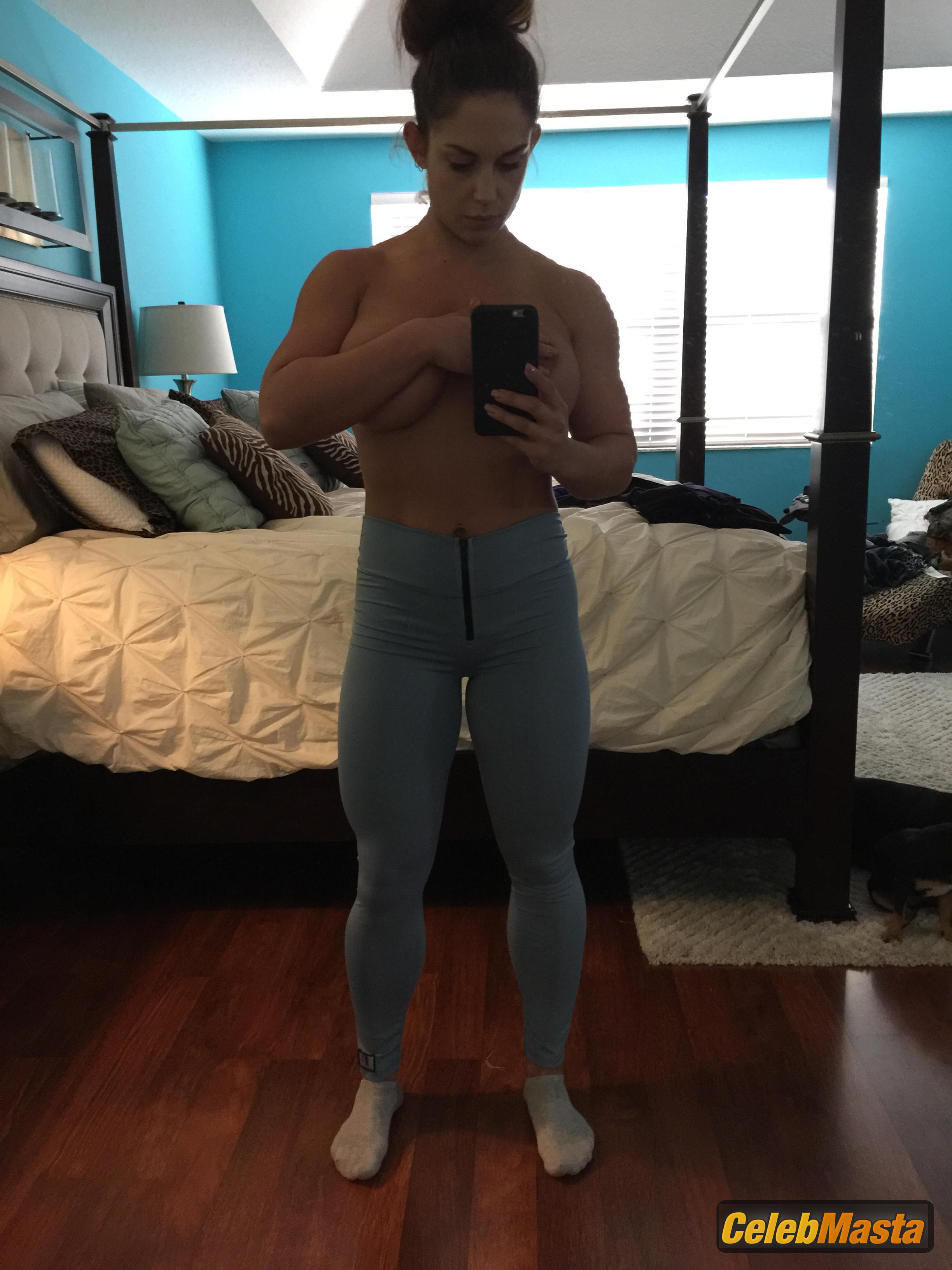 Kaitlyn (WWE) Photo Set: Bathroom Selfies photo 2