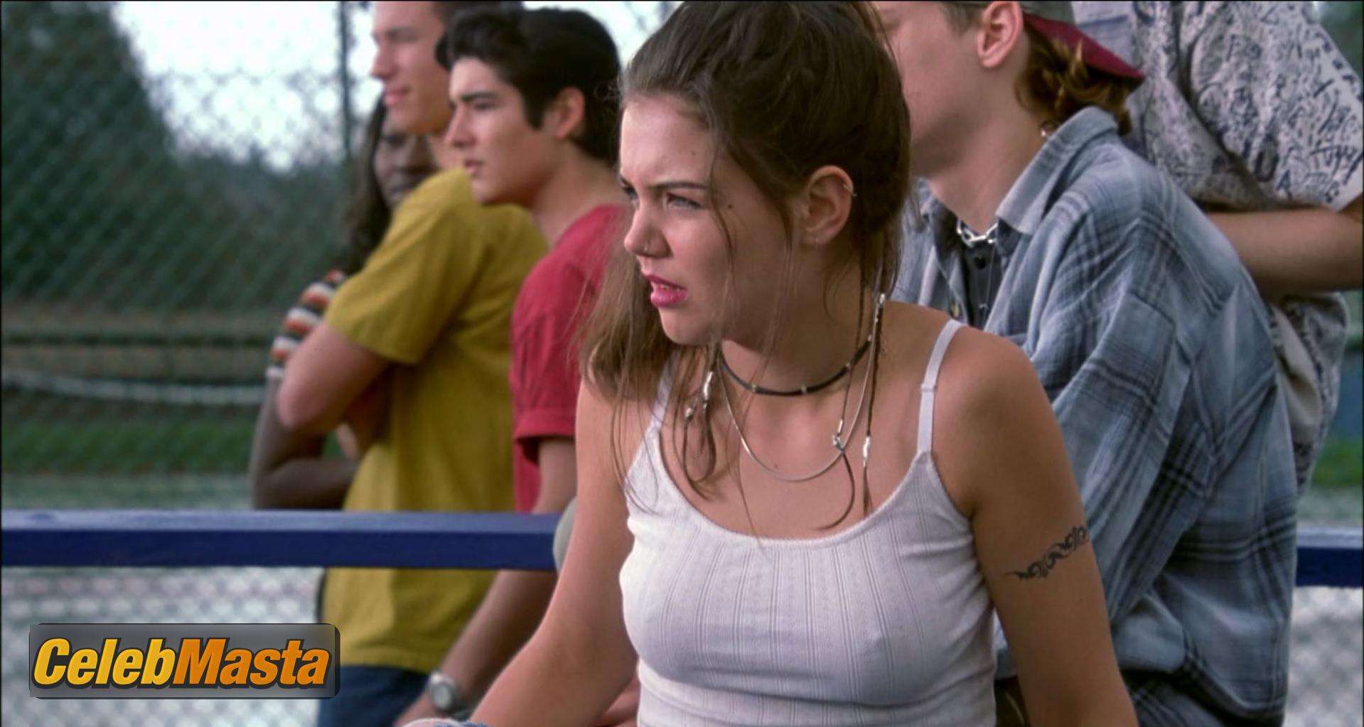 Photo Gallery: Katie Holmes in Disturbing Behavior photo 3