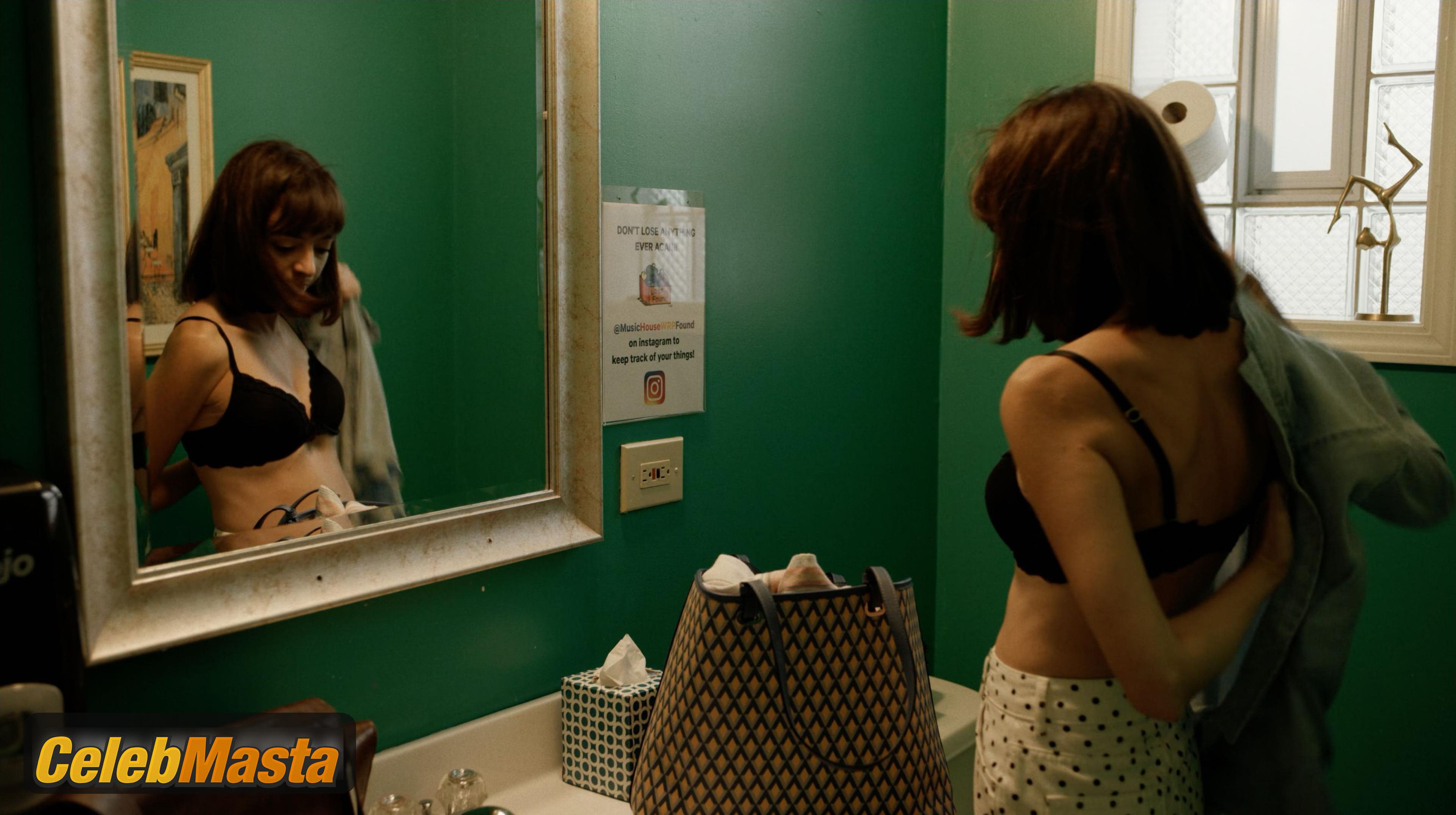 Kate Micucci Photo Gallery from Easy photo 2