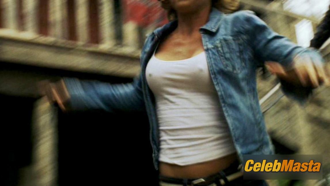 Kelly Carlson Photo Gallery from The Marine photo 2
