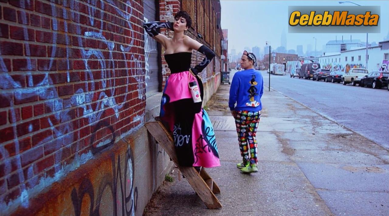 Katy Perry Gallery: Jeremy Scott For Moschino Fall/winter 2015 photo 2