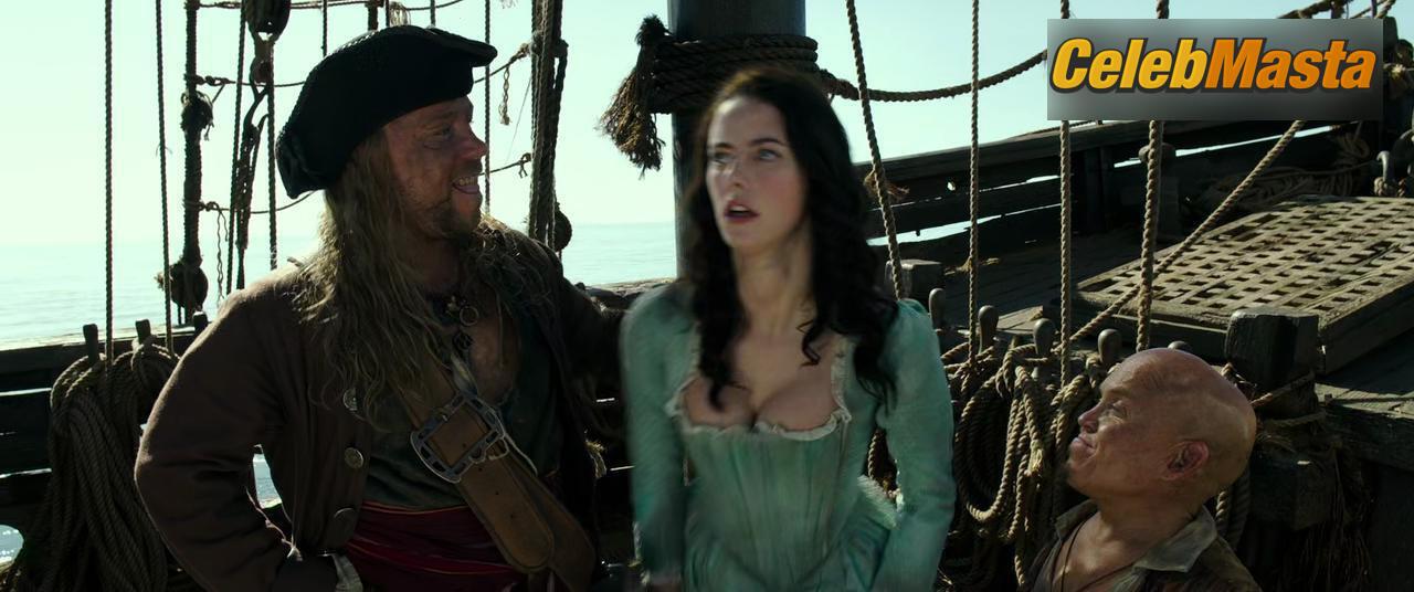 Kaya Scodelario Photo Collection from Pirates Of The Caribbean Dead Men Tell No Tales photo 3