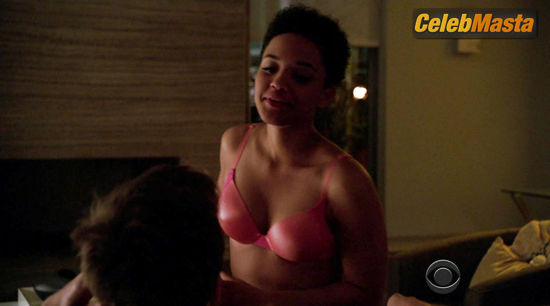 Kiersey Clemons Photo Collection from Extant photo 2