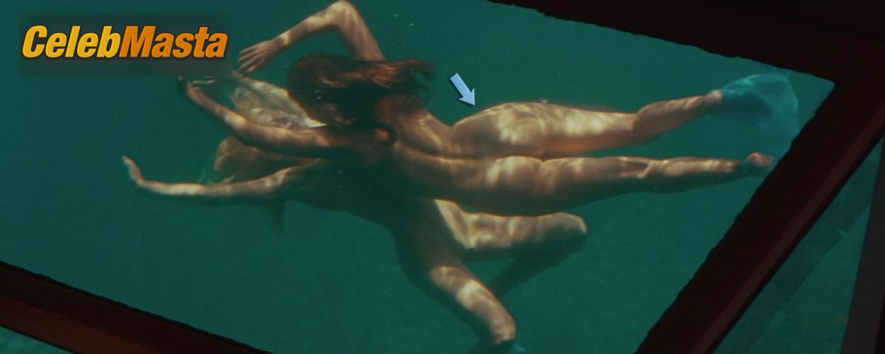 Kelly Brook Scene Photos Gallery from Piranha 3d photo 4