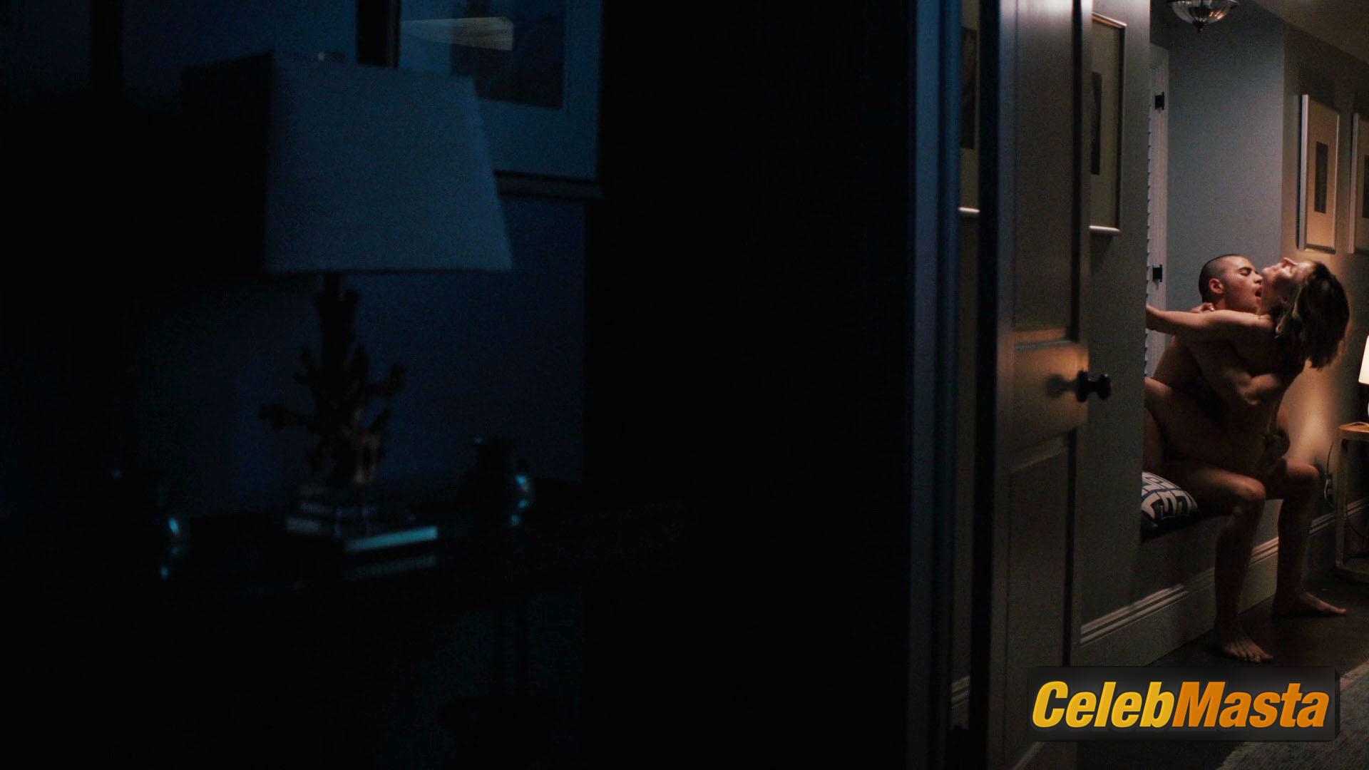 Kristen Bell Photo Gallery from The Woman In The House Across The Street From The Girl In The Window photo 1