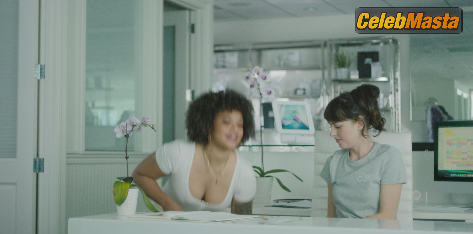 Kiersey Clemons Photo Set from Am I Ok? photo 1