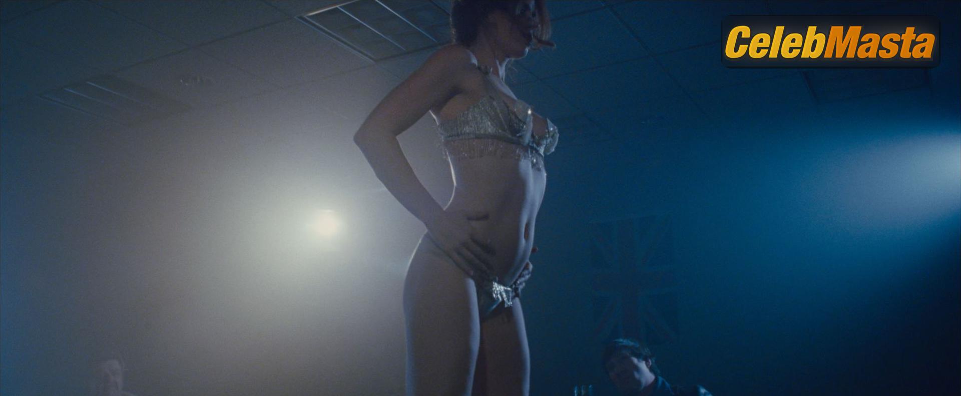Amy Adams Photo Set from American Hustle photo 4