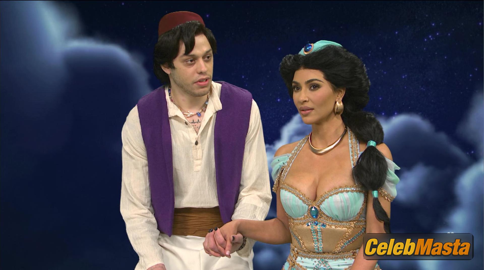Kim Kardashian Photo Set from Saturday Night Live photo 1