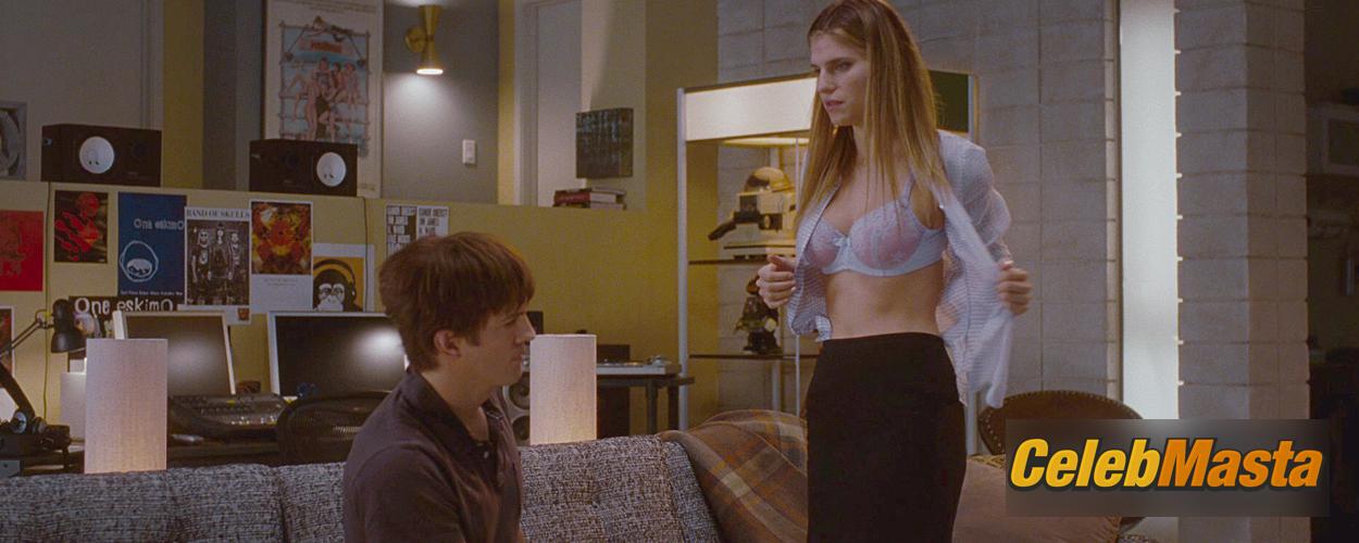 Photo Gallery: Lake Bell in No Strings Attached photo 3