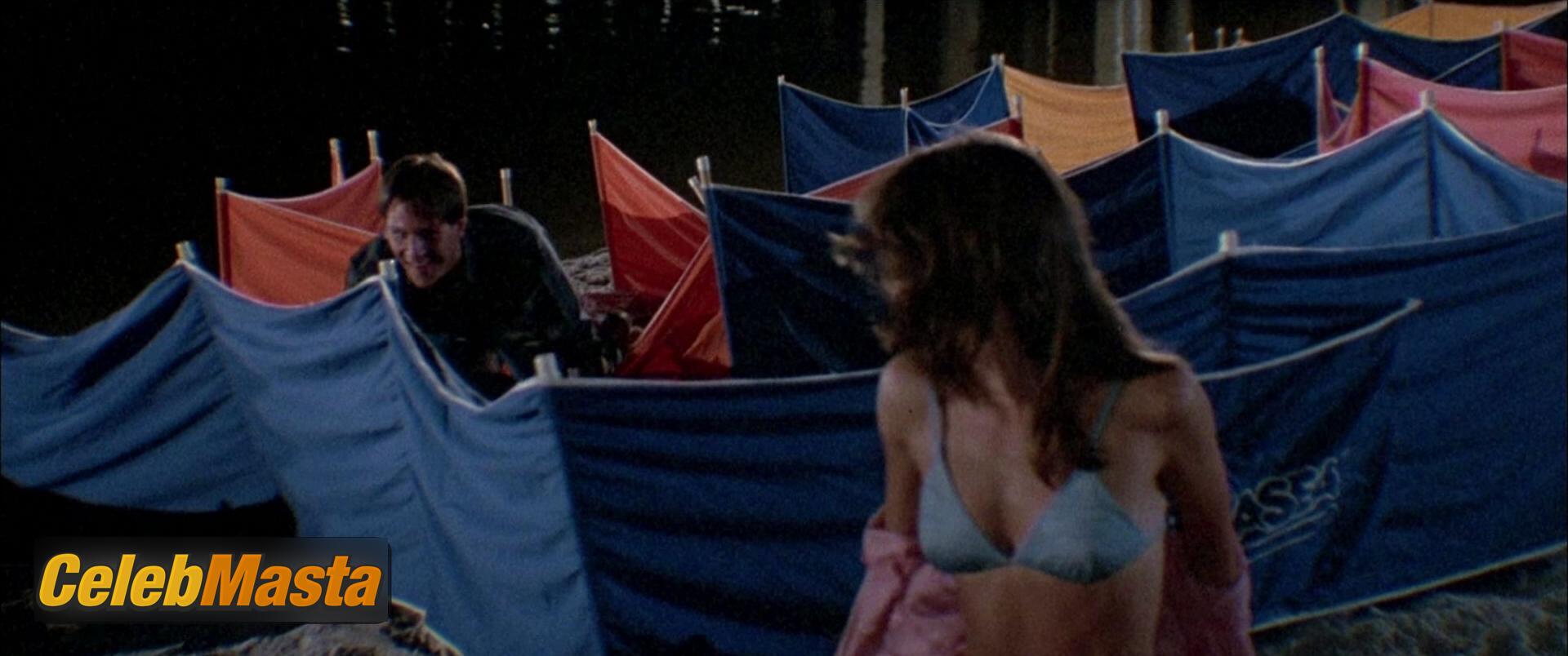 Lea Thompson Photo Set from Jaws 3-d photo 1
