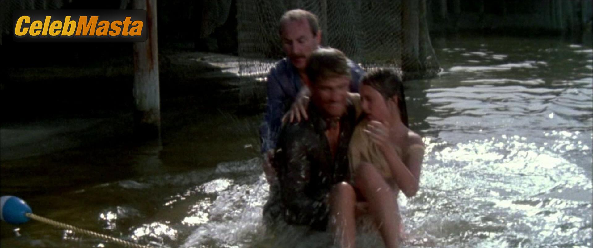 Lea Thompson Photo Set from Jaws 3-d photo 4