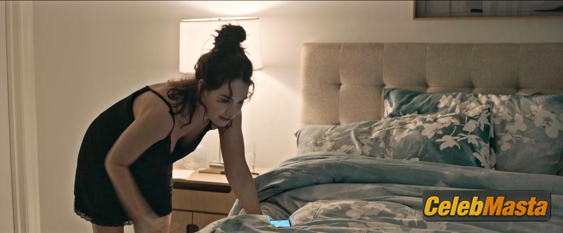 Photo Gallery: Lily James in Relay photo 2