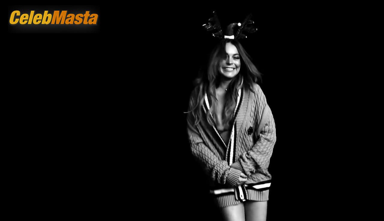 Photo Gallery: Lindsay Lohan in Love Advent photo 2