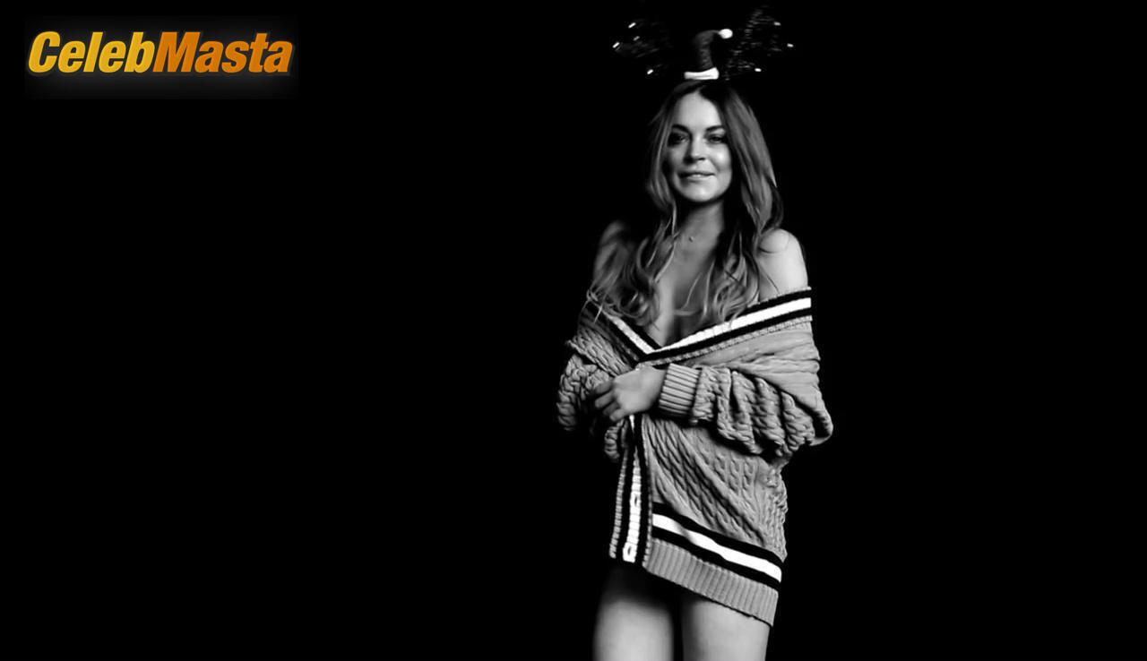 Photo Gallery: Lindsay Lohan in Love Advent photo 3