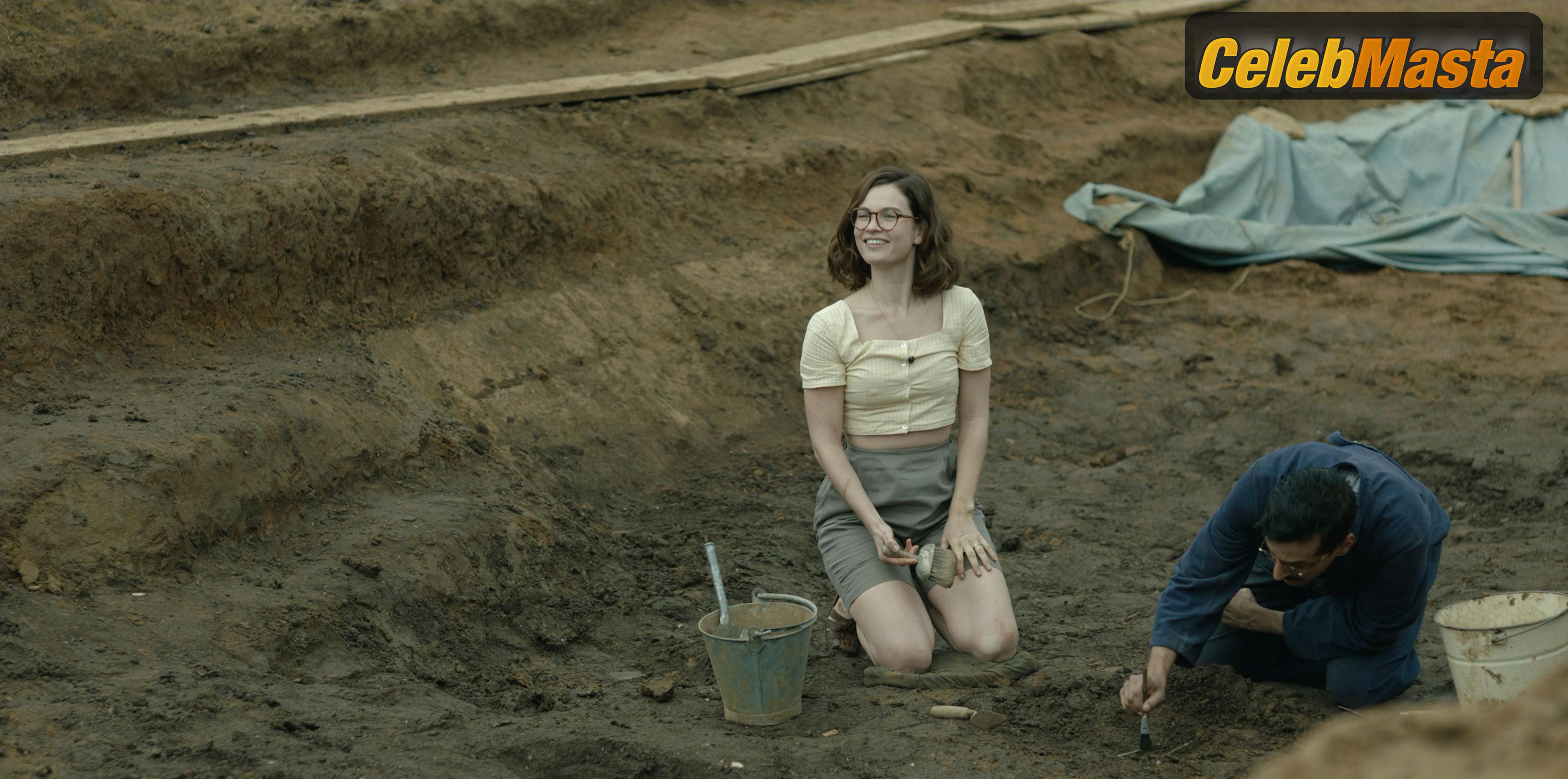 Lily James Photo Gallery from The Dig photo 3