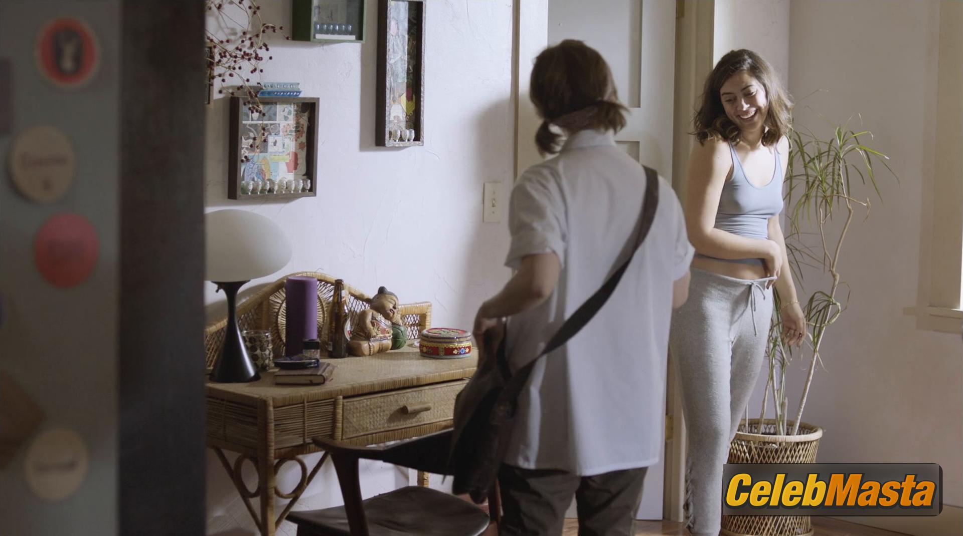 Photo Gallery: Lorenza Izzo in Casual photo 1