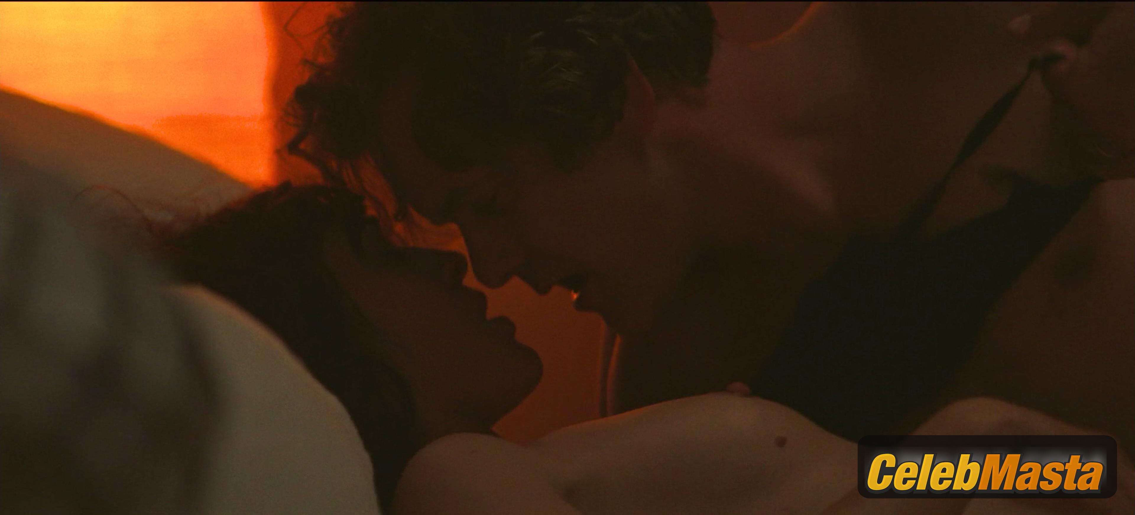Lizzy Caplan Photos from Fatal Attraction photo 4