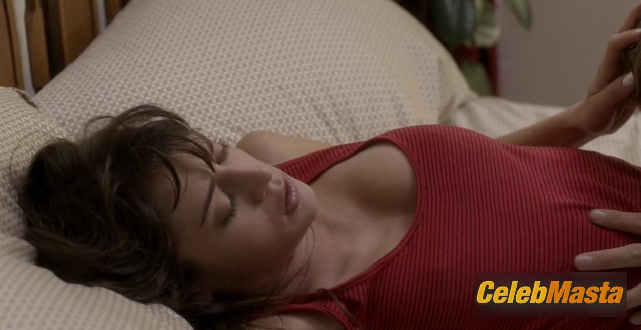 Lizzy Caplan Photo Collection from Save The Date photo 2