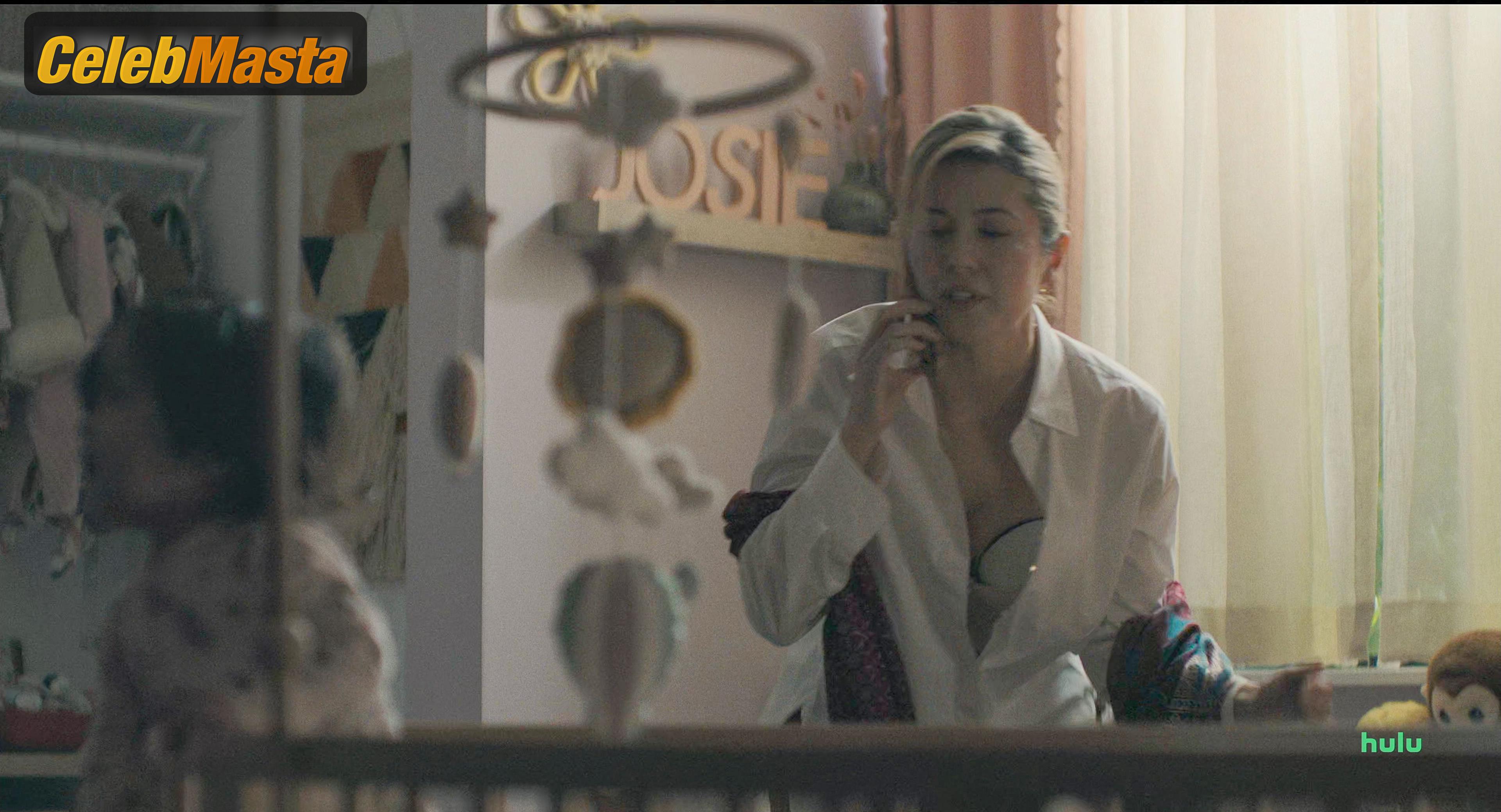 Photo Gallery: Mary Elizabeth Winstead in The Hand That Rocks the Cradle photo 2
