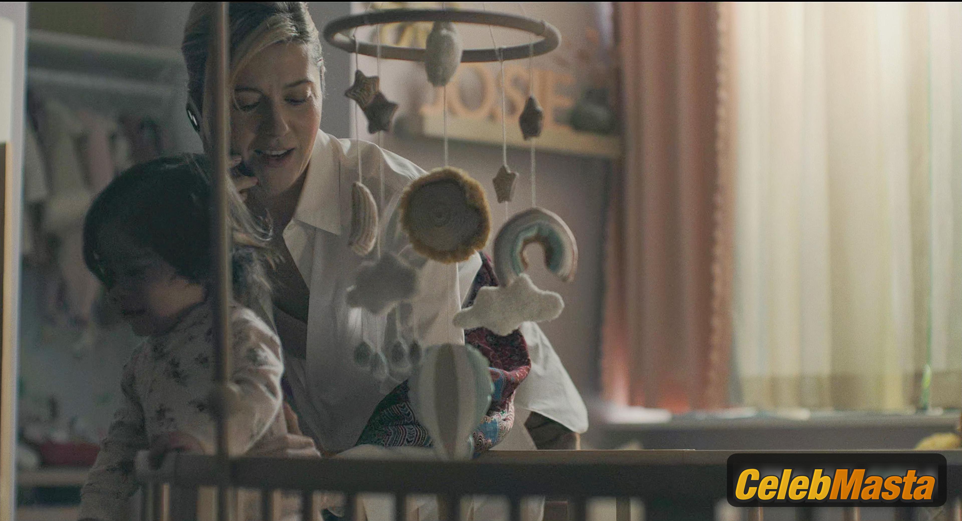Photo Gallery: Mary Elizabeth Winstead in The Hand That Rocks the Cradle photo 3
