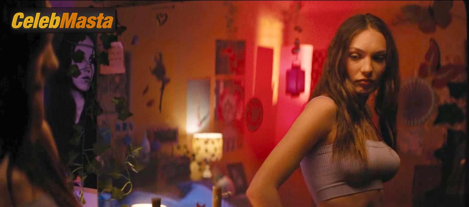 Maddie Ziegler Scene Photos Gallery from Fitting In photo 1