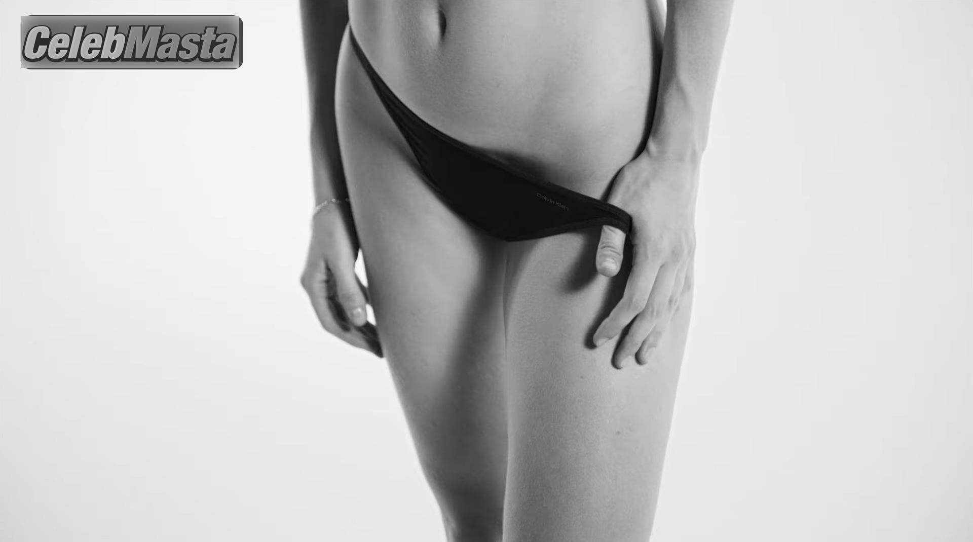 Maya Hawke Photo Set from Calvins Or Nothing / Calvin Klein Fall 2022 photo 3