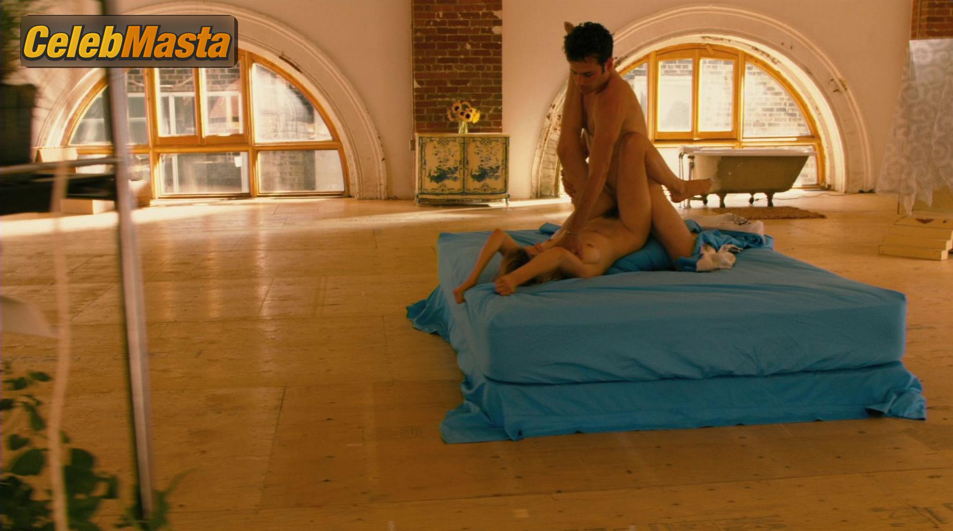 Michelle Williams Photo Gallery from Take This Waltz photo 4