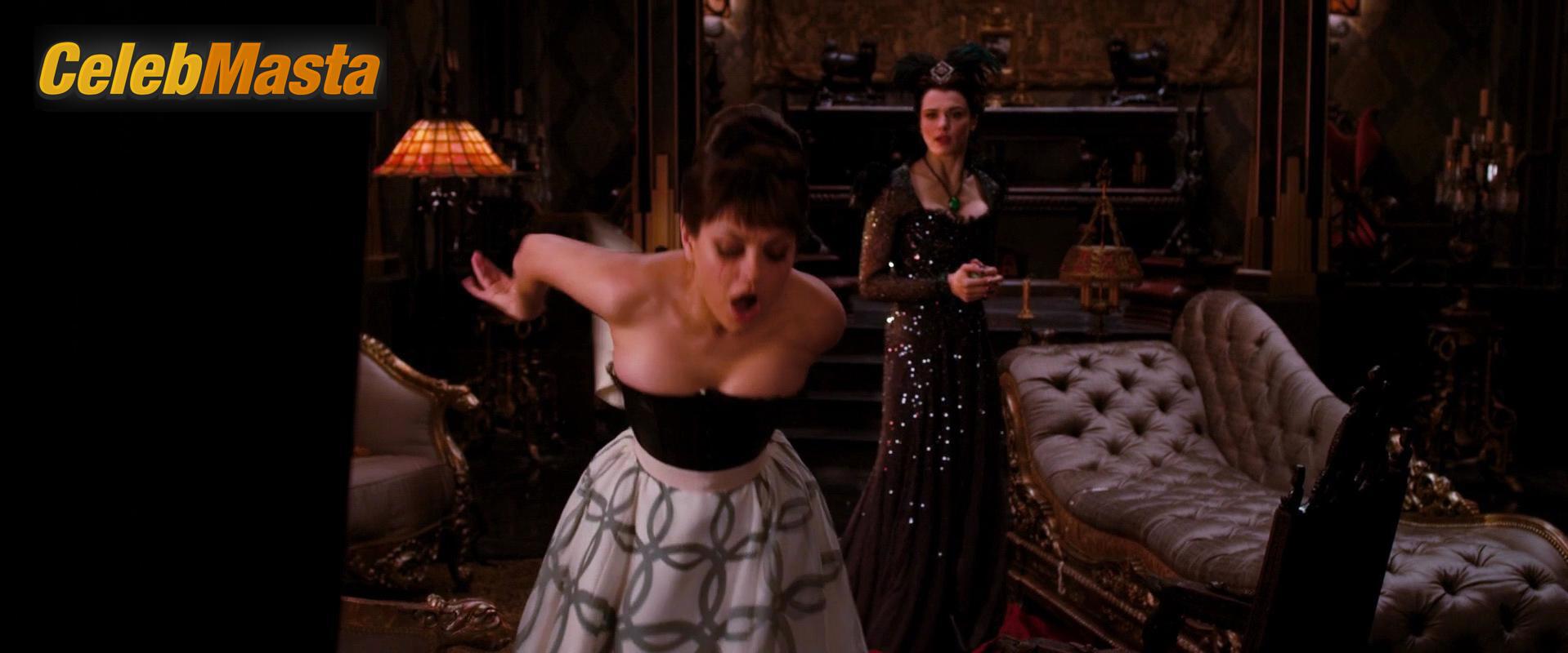 Mila Kunis Photos from Oz The Great And Powerful photo 2