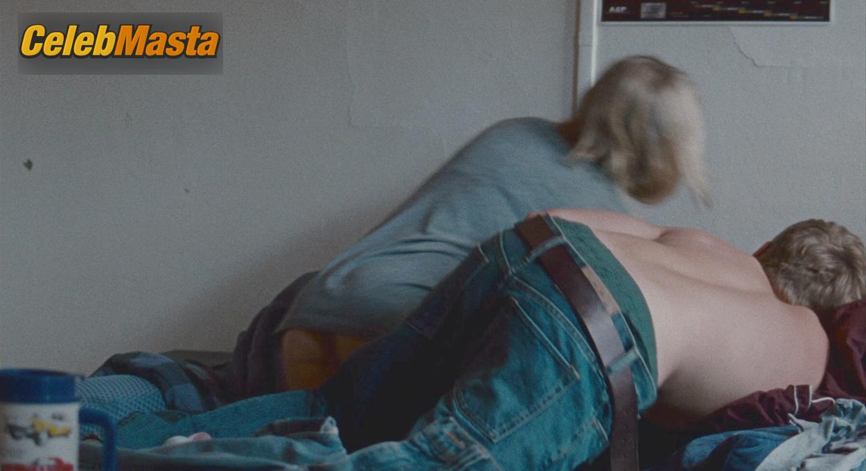 Michelle Williams Photo Gallery from Blue Valentine photo 2