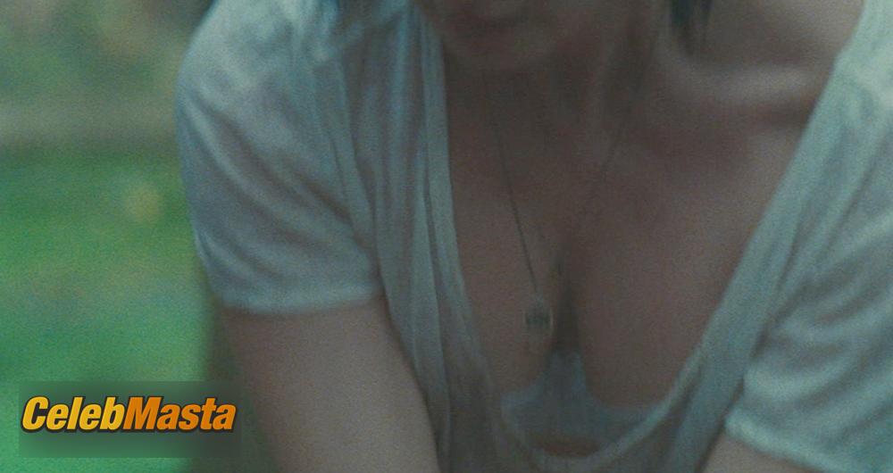 Mia Kirshner Scene Photos Gallery from The Barrens photo 3