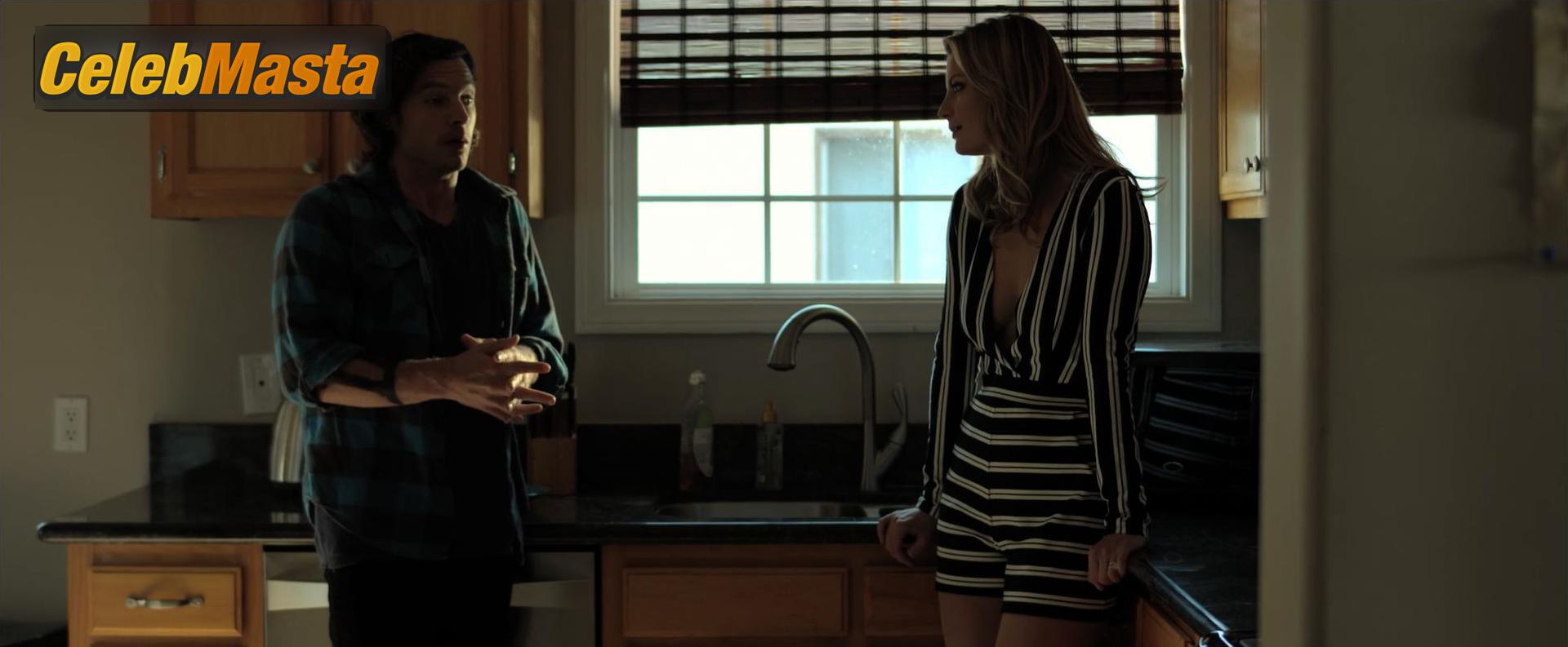 Mischa Barton Photo Set from The Basement photo 3